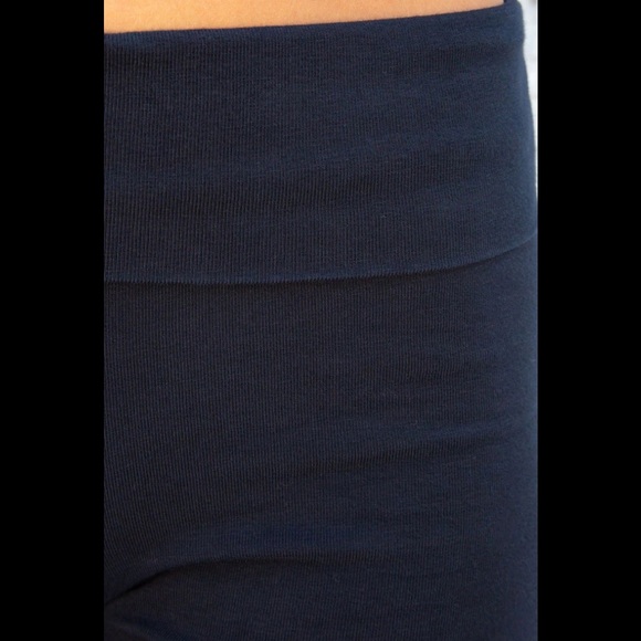 Brandy Melville navy blue Priscilla shorts - Picture 4 of 5